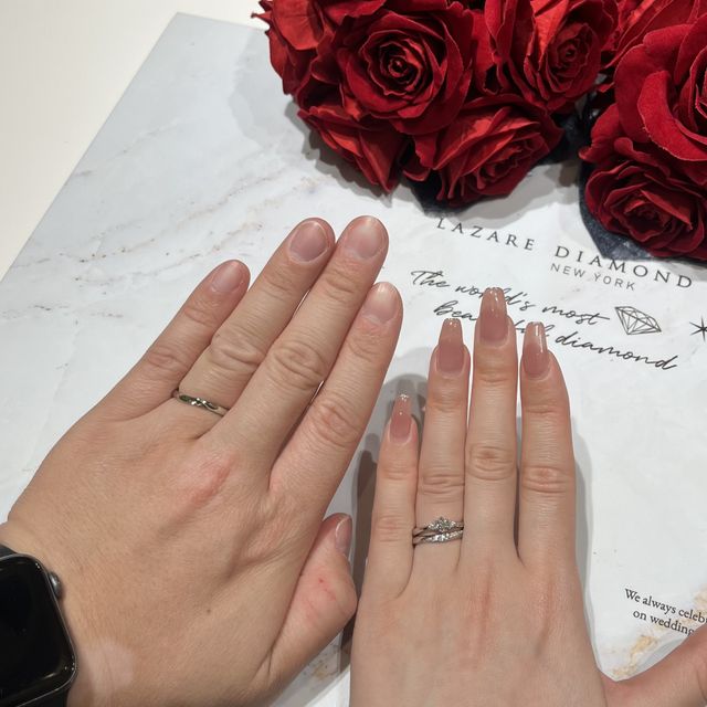 【ラザール ダイヤモンド(LAZARE DIAMOND)の口コミ】 普段から重ね付けできるものをと思い、こちらを選びました。指に馴染んで…