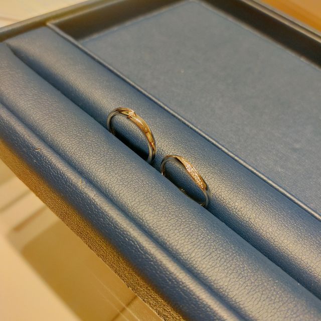 【銀座ダイヤモンドシライシの口コミ】 内甲丸の作り惹かれました。
毎日つけるものなのでつけ心地にこだわりまし…