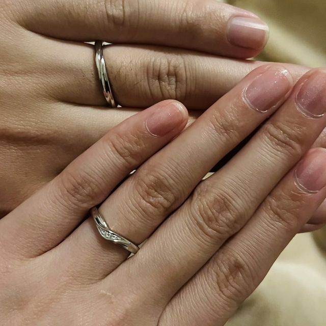 【銀座ダイヤモンドシライシの口コミ】 シンプルなデザインが非常に良く、これから長い時間身につけ続けてもいい…