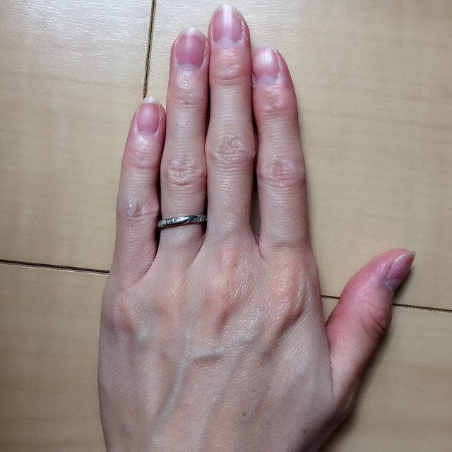 【エクセルコダイヤモンド(EXELCO DIAMOND)の口コミ】 シンプルなのに、ダイヤモンドでキラキラと輝きがあって自分のイメージの…