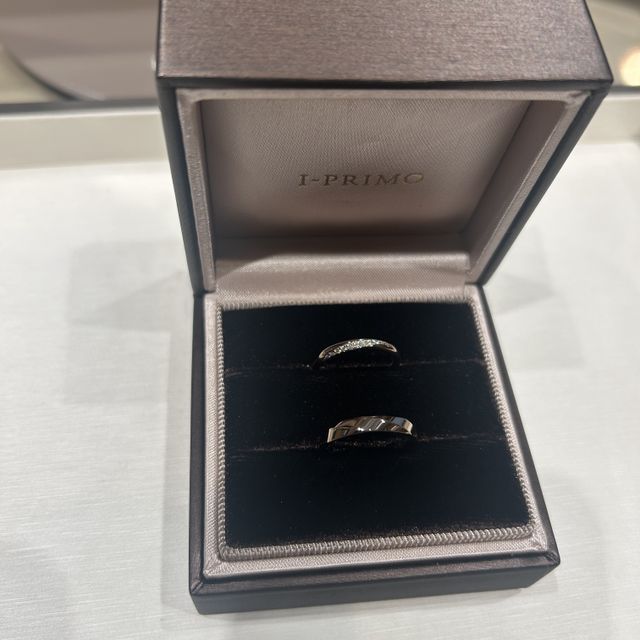 【アイプリモ(I-PRIMO)の口コミ】 ブラウンゴールドという色の指輪にしたのですが、肌馴染みもよくカジュア…