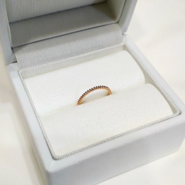 【Galopine & Galopin(ガロピーネガロパン)の口コミ】 ハーフエタニティのピンクゴールドにしました。鍛造作りなので強度もある…