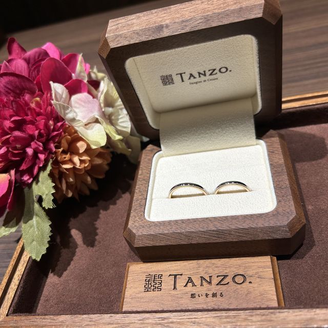 【TANZO.(鍛造指輪)の口コミ】 2人が11月の誕生日と言うことで「峰のもみじ葉」と言うデザインを参考にフ…