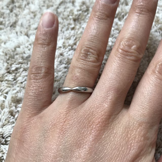【ティファニー(Tiffany & Co.)の口コミ】 ティファニーの指輪にすることは決めていました。ダイヤモンド入りにしよ…