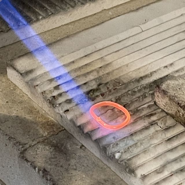 【鎌倉彫金工房の口コミ】 指のサイズが6号から7号の間で悩んだときに、6号より少し大きめで最終的に…