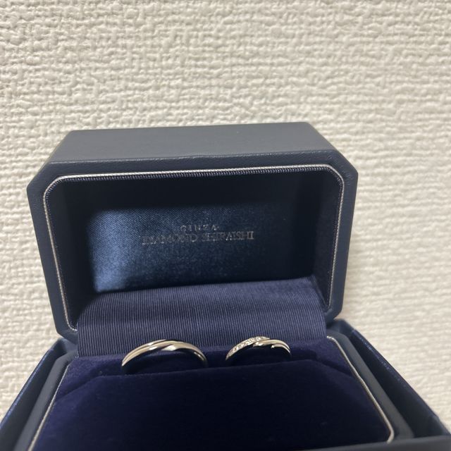 【銀座ダイヤモンドシライシの口コミ】 なんと言っても着け心地が抜群。
指輪が嫌いな人でも全然気にならない。
…