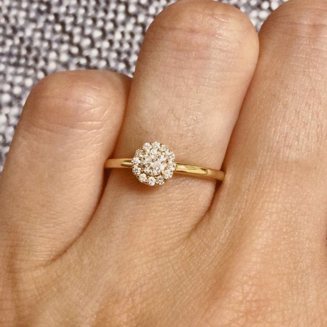 【メデルジュエリー(Mederu jewelry)の口コミ】 ズバリ、価格とデザインです。彼(現夫)は婚約指輪を贈りたい派。私自身は…