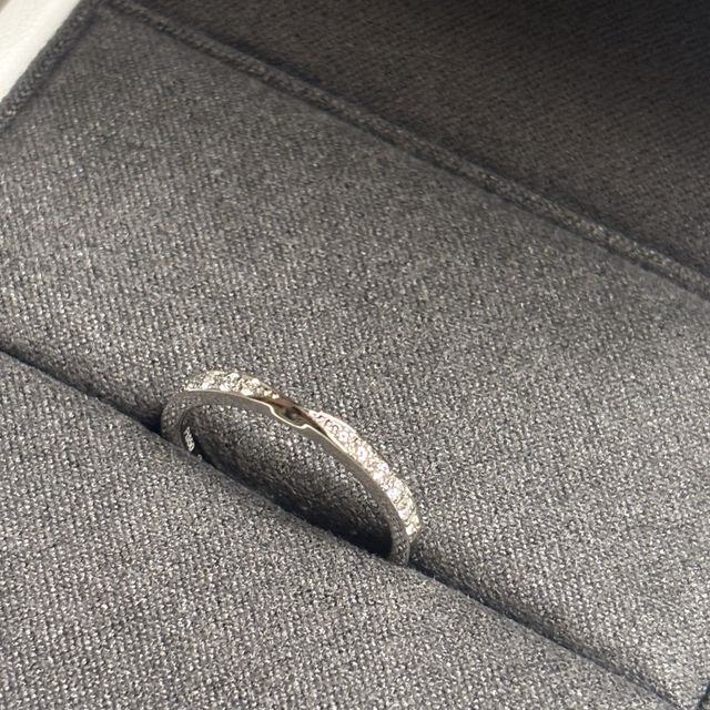 【トリニティ(Trinity)の口コミ】 とてもシンプルでプライベートのお出かけはもちろん、お仕事であまり華美…