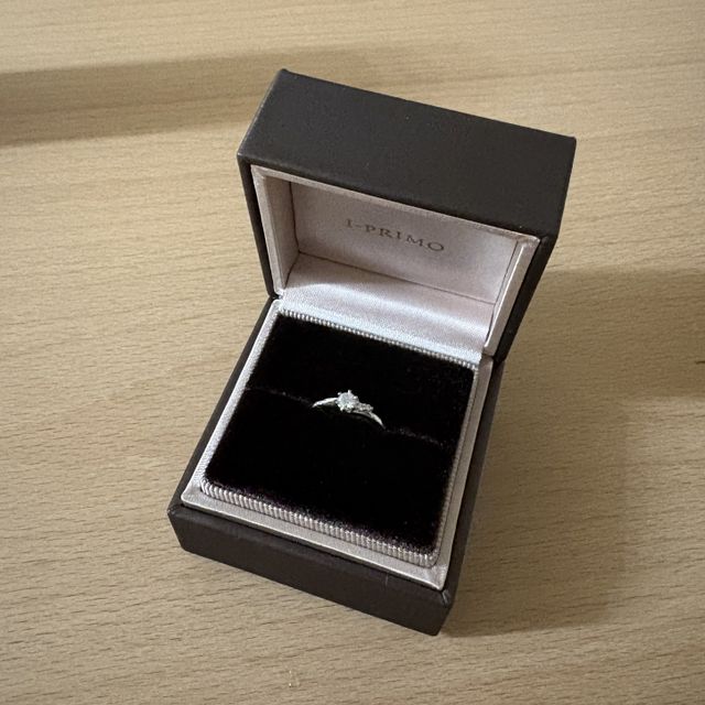 【アイプリモ(I-PRIMO)の口コミ】 珍しいデザインで、繊細なつくりに一目惚れしました。左右を反転させてつ…