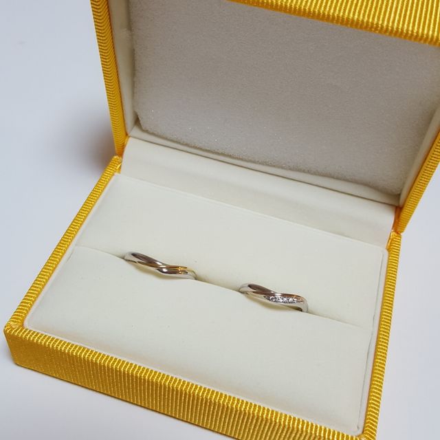 【ケイウノ ブライダル(K.UNO BRIDAL)の口コミ】 「プラチナとゴールドのコンビ」「ウェーブライン」「メレ付き」「埋め込…