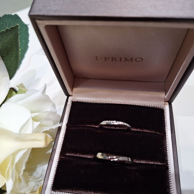 【アイプリモ(I-PRIMO)の口コミ】 指輪のデザインがとても気に入りました。男性の方の指輪もシンプルなのに…