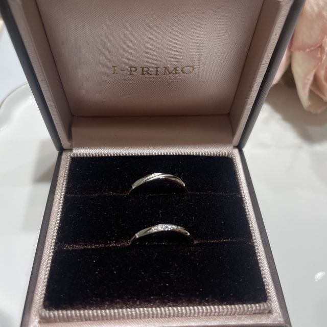 【アイプリモ(I-PRIMO)の口コミ】 綺麗でシンプルな洗練されたデザインで、デザインエピソードも大好きな指…