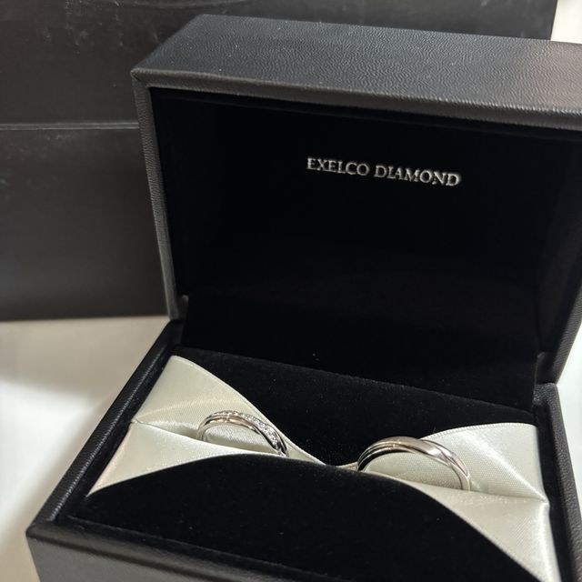 【エクセルコダイヤモンド(EXELCO DIAMOND)の口コミ】 ねじれてる所に沿ってダイヤモンドが付いていてとても可愛い。
ダイヤモン…