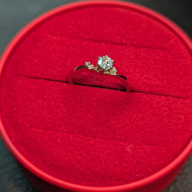 【AFFLUX(アフラックス)の口コミ】 ザ、みたいなデザインよりは遊び心のあるデザインを求めて探していました…