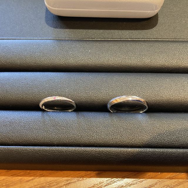 【I's stone(アイズストーン)の口コミ】 女性用はダイヤモンドがどの角度から見ても輝いており、ふと自分の指を見…