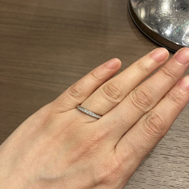 【BRIDGE ANTWERP BRILLIANT GALLERY(ブリッジ・アントワープ・ブリリアント・ギャラリー)の口コミ】 ハーフエタニティで探していました。シンプルなデザインで金額も20万円以…