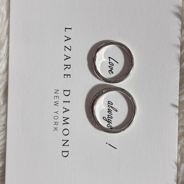 【ラザール ダイヤモンド(LAZARE DIAMOND)の口コミ】 ここしかこのデザインがなく、加工も難しいようです。
スパッと切られてい…