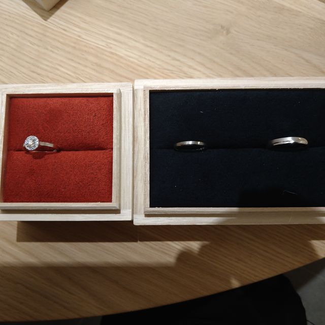 【出雲結(いずもゆい)の口コミ】 価格も高くなく、シンプルなデザインが大変気に入りました。
結婚指輪と婚…