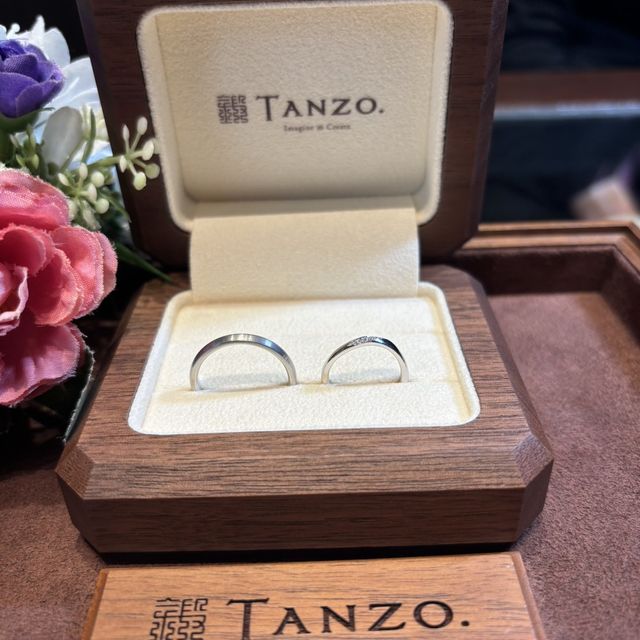 【TANZO.(鍛造指輪)の口コミ】 私は職場でもずっと指輪を付けているものですから、派手すぎず、かつ洗練…