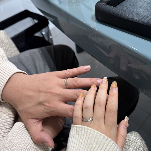 【GALA JEWELRY(ガラジュエリー)の口コミ】 ねじれたデザインで、指輪との境目のむちっと感がないのが嬉しいです！キ…