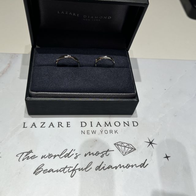 【ラザール ダイヤモンド(LAZARE DIAMOND)の口コミ】 デザインが他の人と被りにくく、とても可愛らしいところと、ダイヤモンド…
