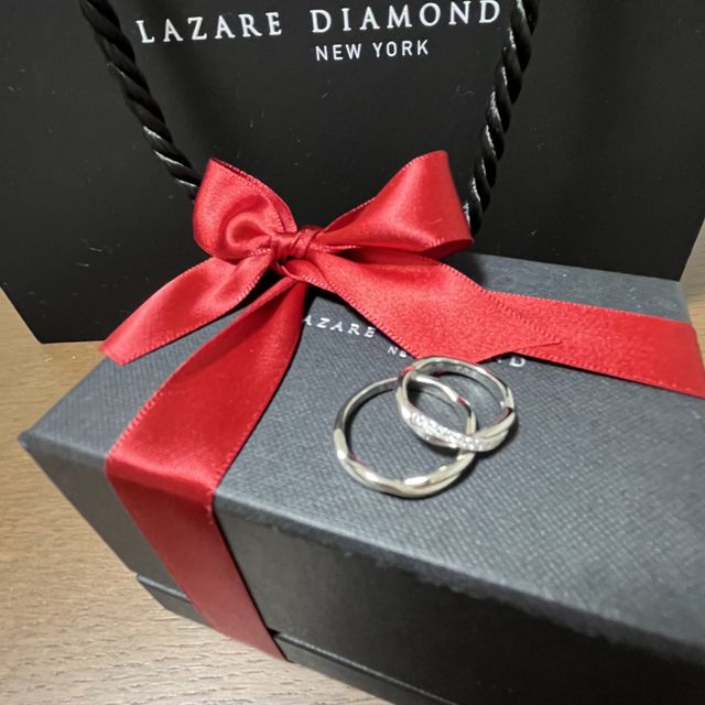 【ラザール ダイヤモンド(LAZARE DIAMOND)の口コミ】 デザインが他の人と被りにくく、とても可愛らしいところと、ダイヤモンド…