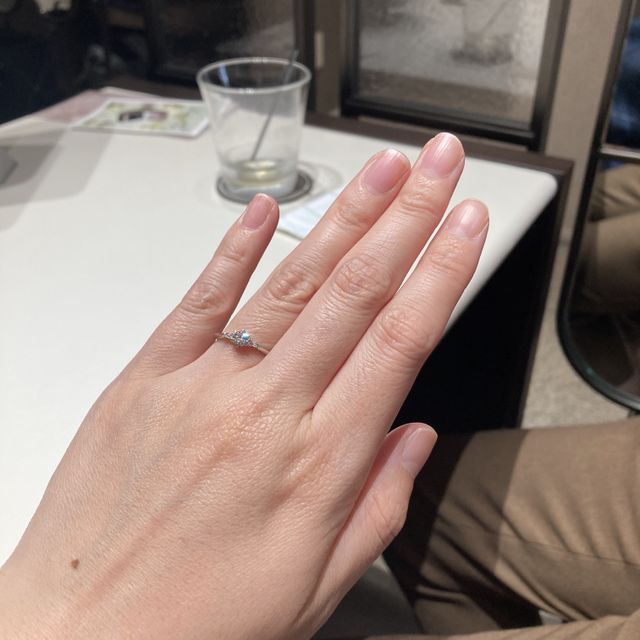 【アイプリモ(I-PRIMO)の口コミ】 大人かわいくて王道のデザインです。私がウェーブタイプなので、ストレー…