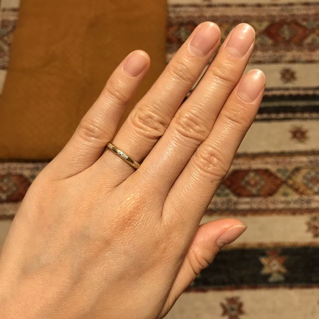 【ENUOVE(イノーヴェ)の口コミ】 婚約指輪がプラチナに一粒ダイヤのシンプルな王道デザインだったので、結…