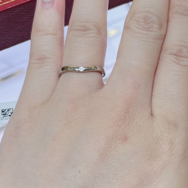 【カルティエ(Cartier)の口コミ】 憧れのブランドだったためです。その中でもこちらの指輪は、シンプルで可…