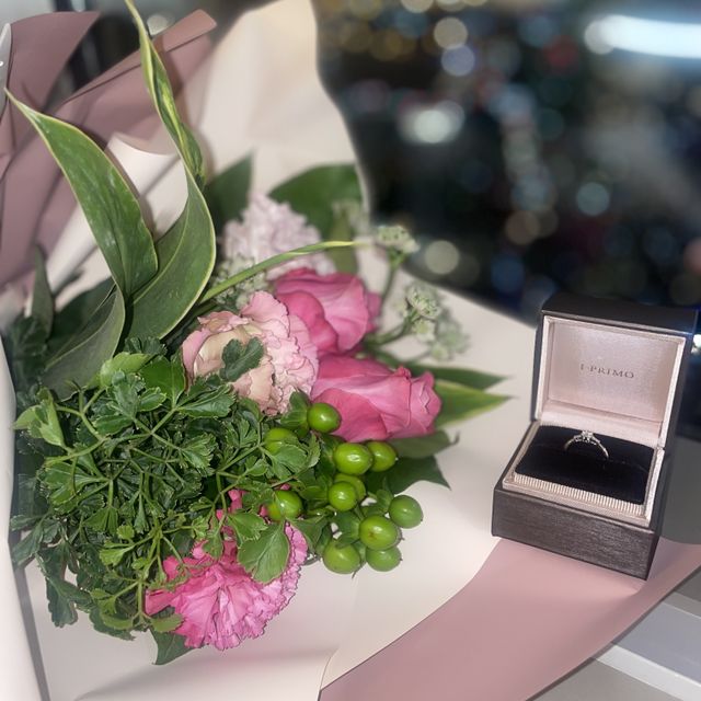 【アイプリモ(I-PRIMO)の口コミ】 デザインとても可愛くて綺麗で、きらきらしてて素敵です☺︎
婚約指輪には憧…