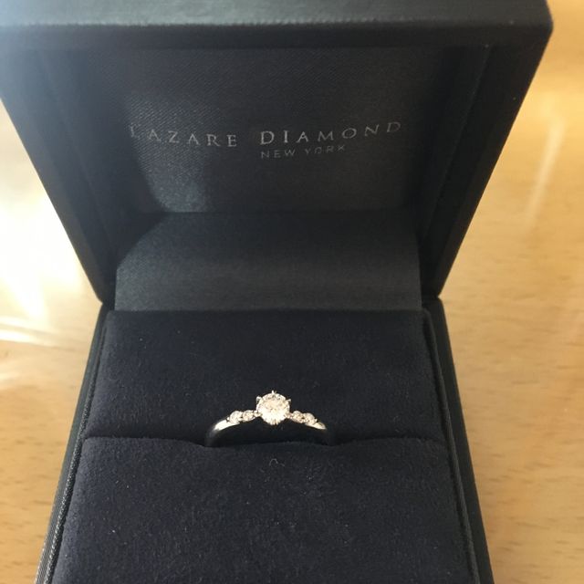 【ラザール ダイヤモンド(LAZARE DIAMOND)の口コミ】 もともとデザインよりダイヤモンドの質にこだわりがあり、小振りでもいい…
