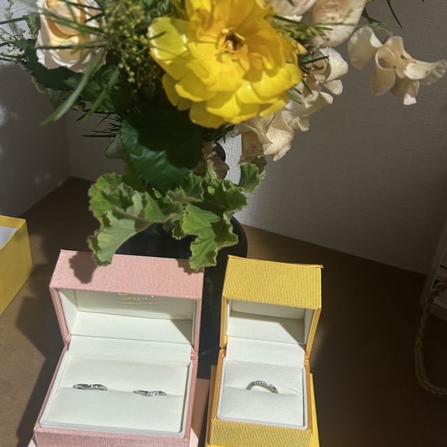 【ケイウノ ブライダル(K.UNO BRIDAL)の口コミ】 爪でダイヤを固定している立派なリングだと毎日高いしにくいのと，洋服に…