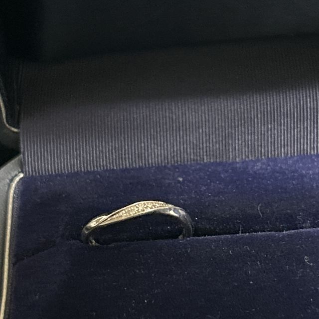 【銀座ダイヤモンドシライシの口コミ】 婚約指輪をいただいたのが、ここのブランドだったので、婚約指輪と合わせ…