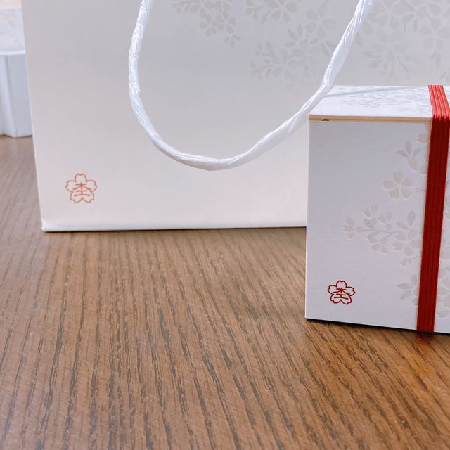 【杢目金屋(もくめがねや)の口コミ】 表面の木目や、内側ゴールドの種類.色など、デザインの幅も有り、世界に一…