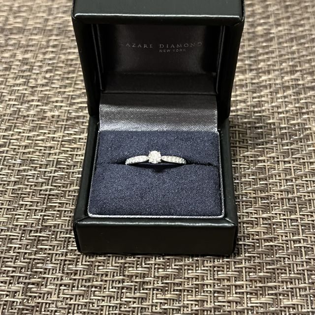 【ラザール ダイヤモンド(LAZARE DIAMOND)の口コミ】 他のブランドには無いデザインが豊富でダイヤの見せ方などもこだわりがあ…