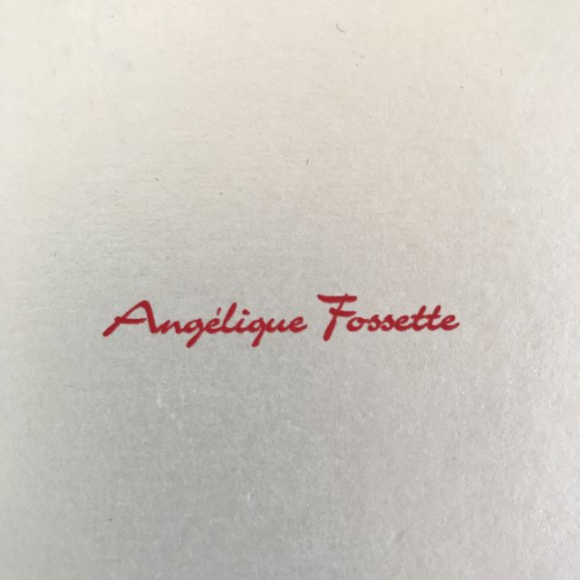 【アンジェリックフォセッテ(Angelique Fossette)の口コミ】 たくさんのブランドから選んでこの指輪にしました。
少しねじれたデザイン…