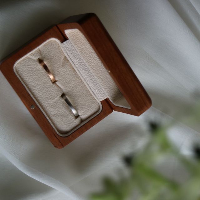 【atelier ST, CAT(アトリエ エスティーキャット)の口コミ】 私は10金のピンクゴールド、主人はプラチナのシルバー、磨きは荒マットに…