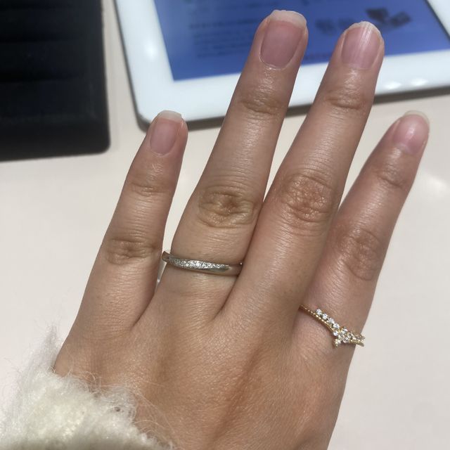 【TRECENTI(トレセンテ)の口コミ】 選んだ決め手は、デザインのシンプルさと永遠の愛を象徴する意味合いが気…