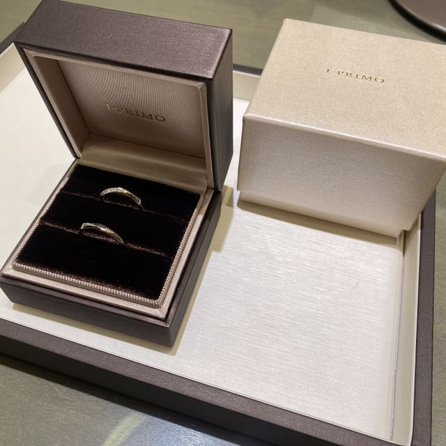 【アイプリモ(I-PRIMO)の口コミ】 デザインがとても豊富で、選ぶのがワクワクしました。私たちはウェーブの…