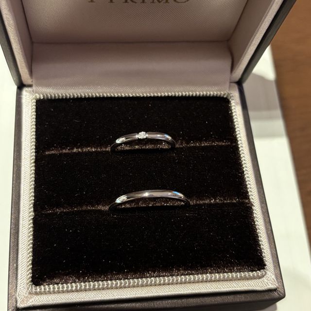 【アイプリモ(I-PRIMO)の口コミ】 指輪は細めのデザインで指輪の真ん中のデザインが他店の指輪には無かった…