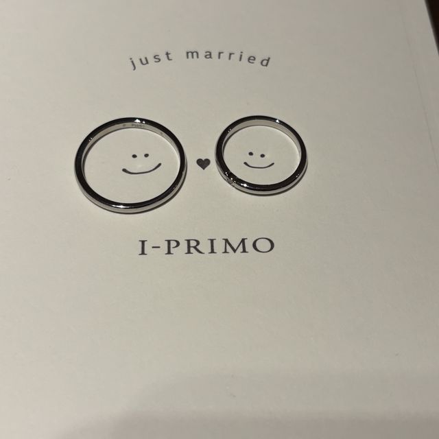 【アイプリモ(I-PRIMO)の口コミ】 指輪は細めのデザインで指輪の真ん中のデザインが他店の指輪には無かった…