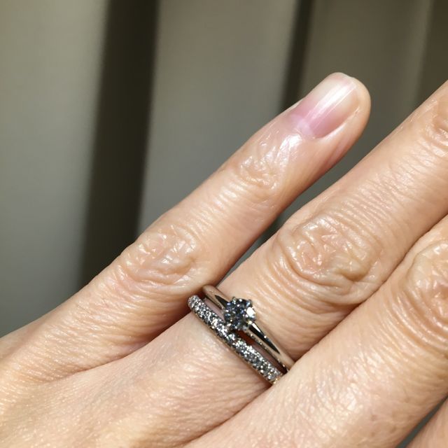 【ティファニー(Tiffany & Co.)の口コミ】 小さな頃からの憧れ、ティファニー。
ダイアモンドの指輪といえば立て爪だ…