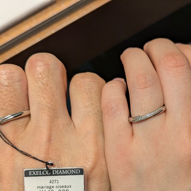【エクセルコダイヤモンド(EXELCO DIAMOND)の口コミ】 ペアリングがわかりやすくダイヤモンドの数もちょうどいい感じで素敵な指…