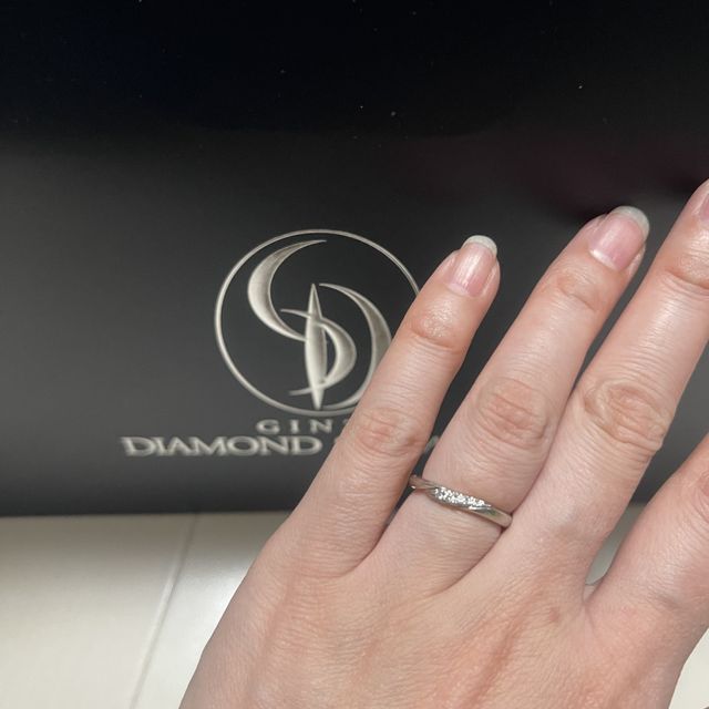 【銀座ダイヤモンドシライシの口コミ】 長い時間毎日付け続ける物なので
家事、仕事に邪魔にならなく華美になり過…