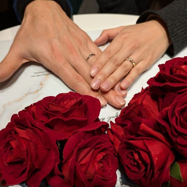 【ラザール ダイヤモンド(LAZARE DIAMOND)の口コミ】 結婚指輪は綺麗でシンプル。婚約指輪は新婦のお気に入りを探してぴったり…