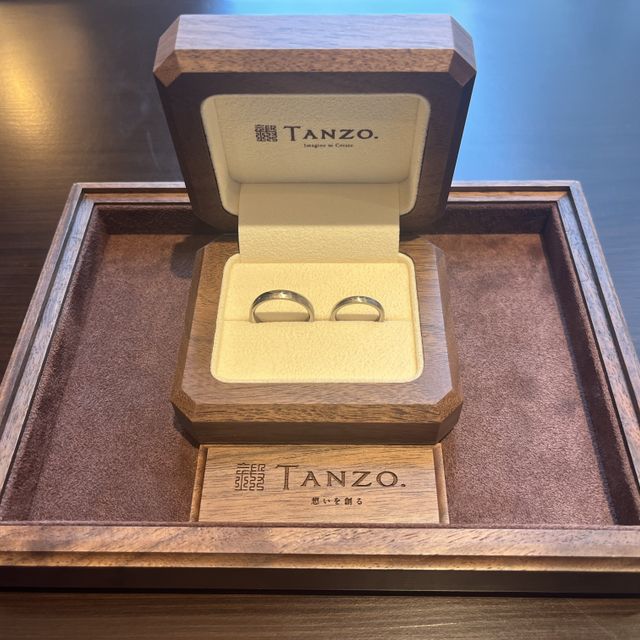 【TANZO.(鍛造指輪)の口コミ】 ふたり全く同じデザイン、着けていてお揃いと分かることが希望でした。今…