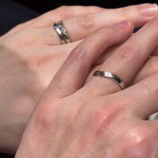 【TANZO.(鍛造指輪)の口コミ】 マットと鏡面と槌目が楽しめることです。金属の持つ美しさが感じられ、携…