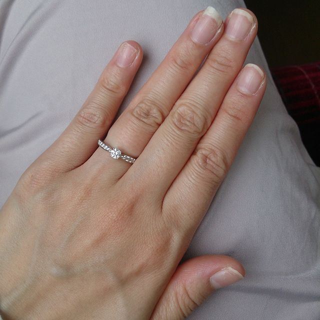 【ティファニー(Tiffany & Co.)の口コミ】 一般的に人気の婚約指輪は一粒ダイヤモンドリングだと思うのですが、この…