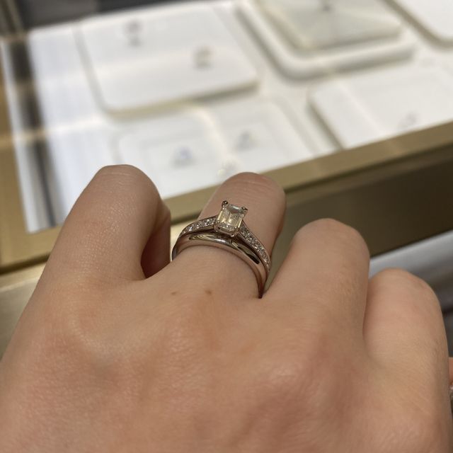 【グラフ(GRAFF)の口コミ】 エメラルドカットは他ブランドでもあまりなく希少だと思います。アイコン…