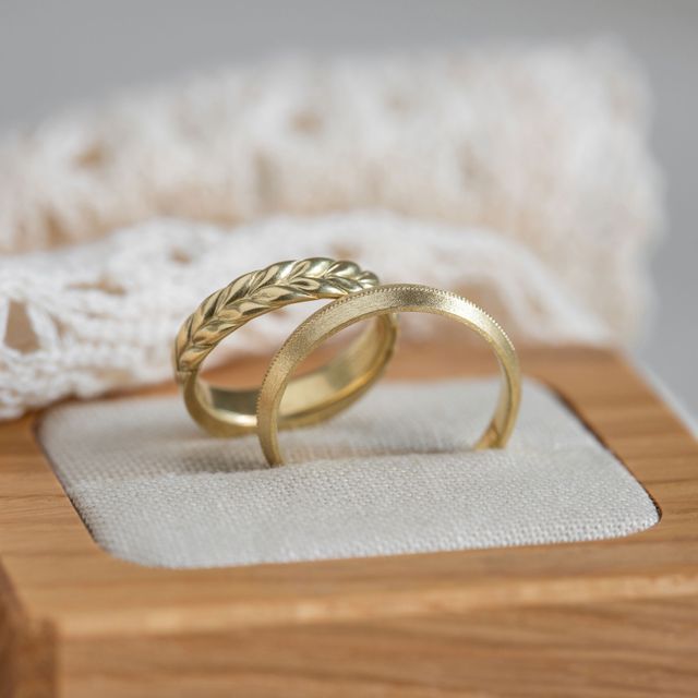 【Cayof(カヨフ)の口コミ】 あえて結婚指輪らしくない指輪にしたいという希望があり、表面と裏面で別…